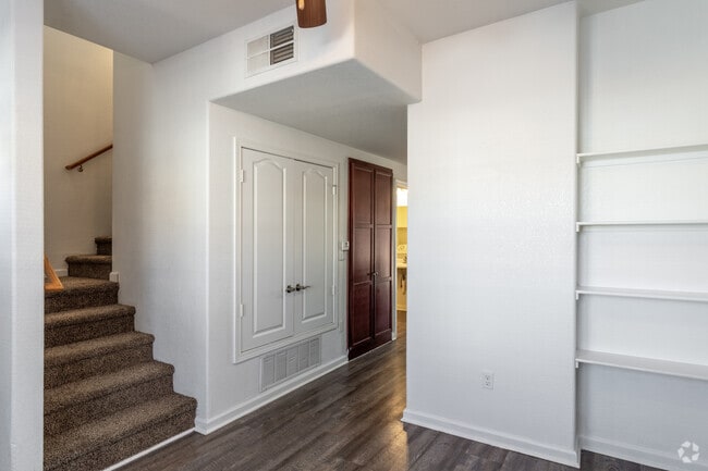 3BR, 2.5BA - 1,185SF - Living Room