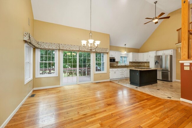Photo - 7 Ipswich Cir