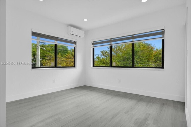 Building Photo - 212 Beacom Blvd Unit B
