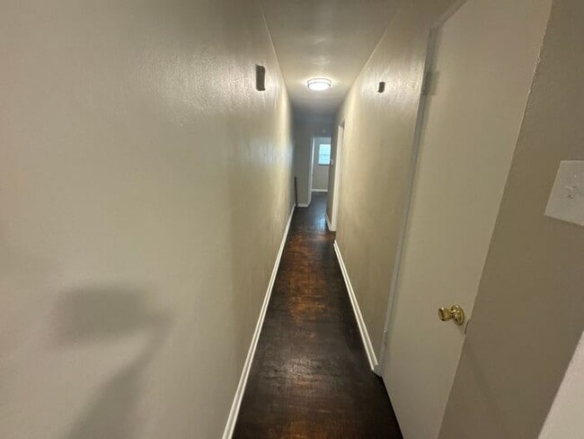 Photo - 2BR 1ba apartment conveniently located in ...