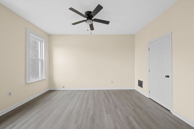 Photo - 4935 Hummelsheim Ave