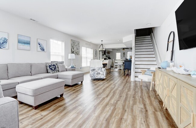 Photo - 107 Chesapeake Bay Ct