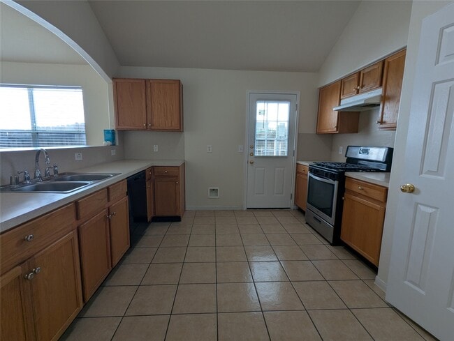 Photo - 13831 Maximos Dr