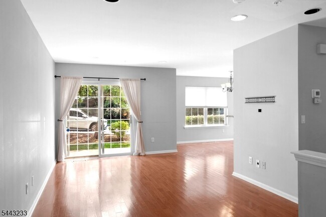 Photo - 418 Dalton Ct