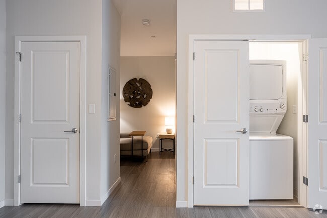 1BR, 1BA