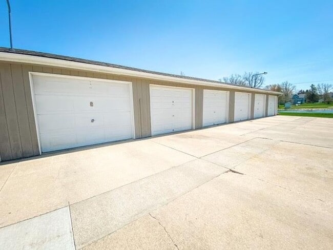 Photo - 750 S Water St