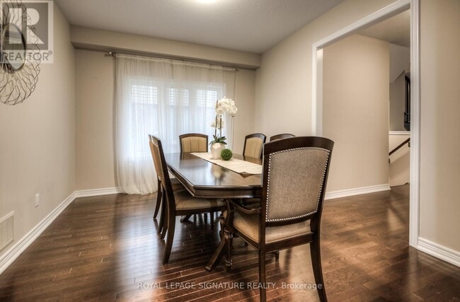 Photo - 102 Coopershawk St
