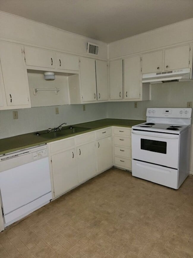 Photo - Downstairs unit Unidad D