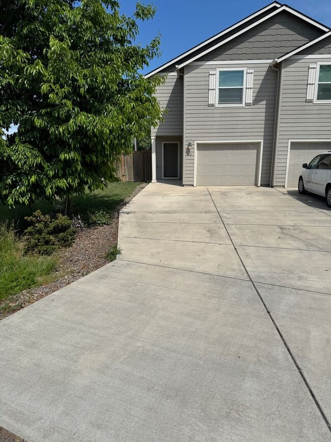 Photo - Quiet 3 bedroom/2.5 bathroom duplex!
