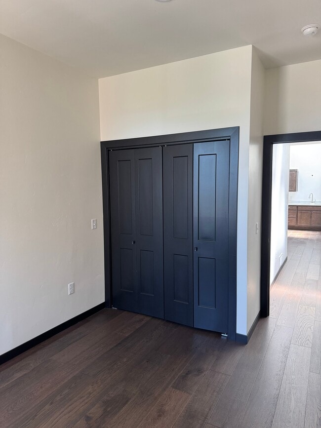 517 1st St Unit B
