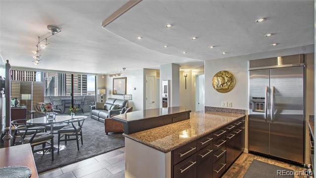 Building Photo - 1020 15th St Unit 25J Rental
