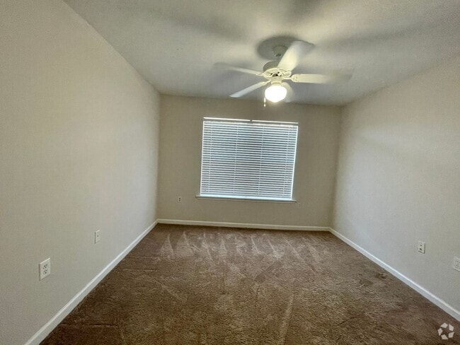 Building Photo - 1320 Hendrix Rd Unit 301 Rental
