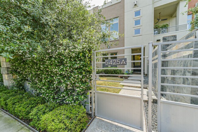 5425 Hidalgo St Unit A