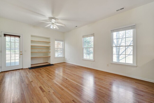 Photo - Renovated 4 bed/2.5 bath in Chapel Hill/Carrboro city school district!