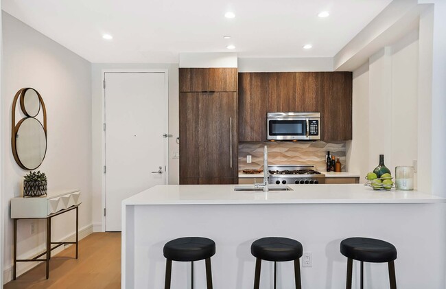 Building Photo - 695 6th Ave Unit 2G