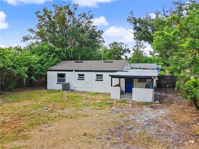 Photo - 2848 Harwood St