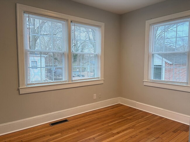 Photo - 3 Bedroom, 2 Bathroom House in Eden!