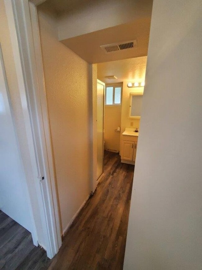 Photo - 3823 Duplex Unit B