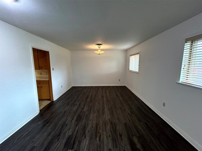 Photo - 1902 Gillette St