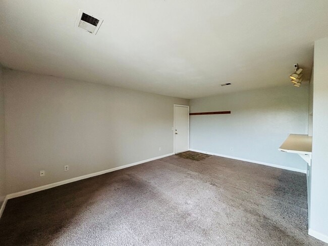 Photo - 1207 University Terrace