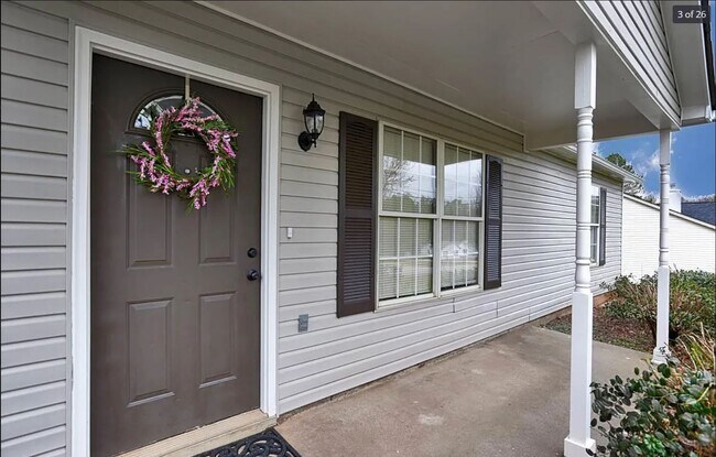 Photo - 211 Barberry Ln