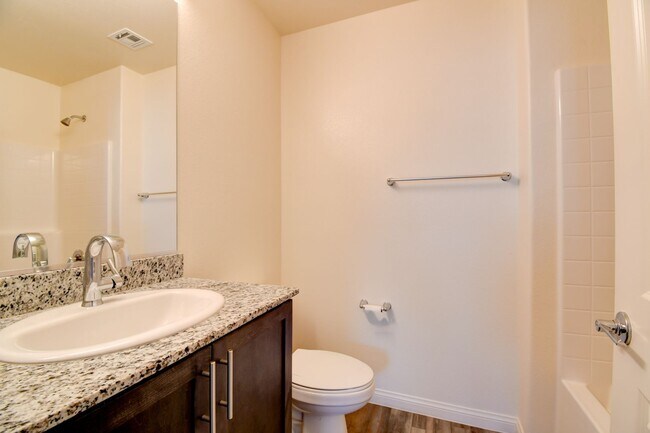 Photo - Great Townhouse in a gated community