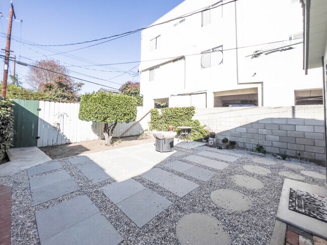 Photo - 3811 W Verdugo Ave Unit B