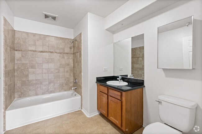 2 habitaciones, 1 baño - 938 pies cuadrados - Romana - Baño