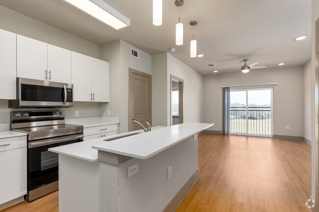 1BR, 1BA - 657SF | A1 - Quincy Court