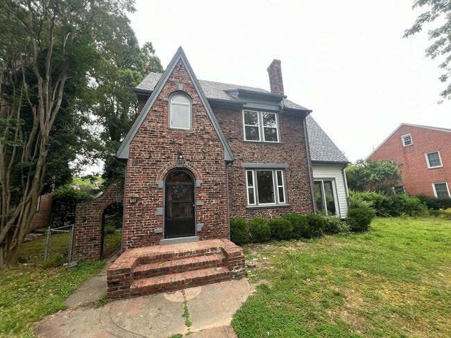 Photo - 3221 Edgewood Ave House