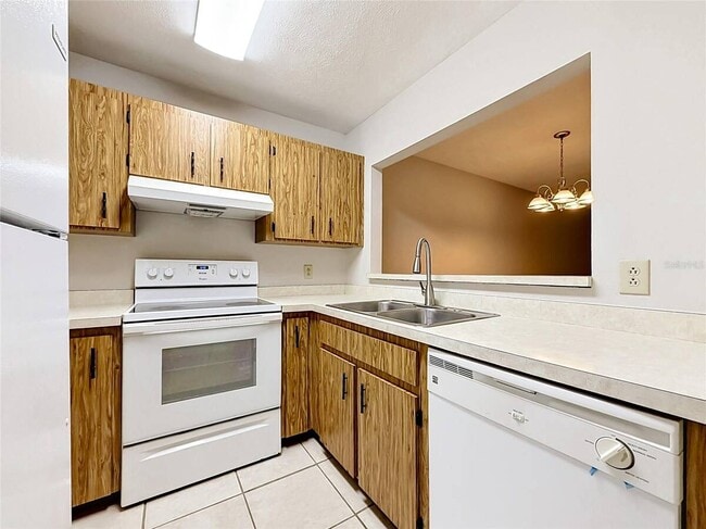 Photo - 2113 NE 38th St