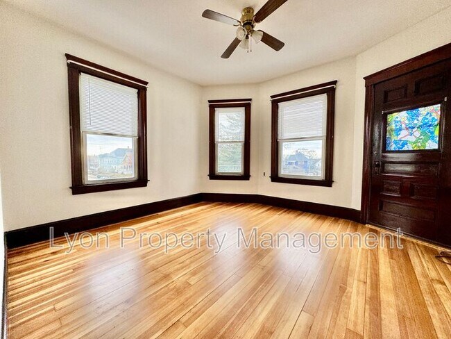 Photo - 676 Grove St Unit 3F