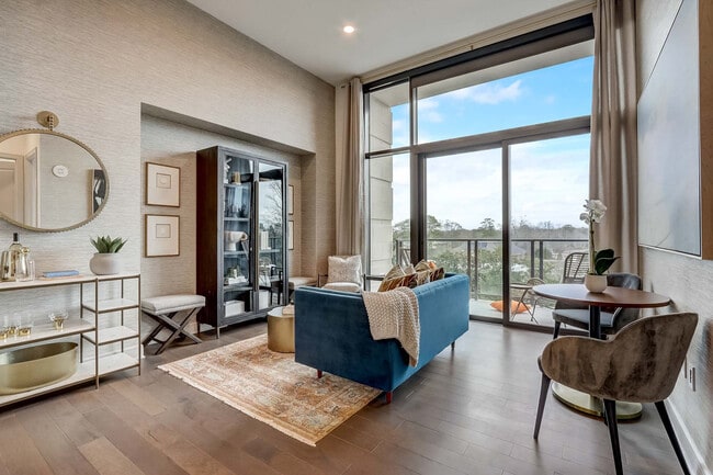 Photo - 99 West Paces