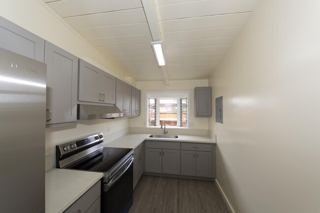 Building Photo - 723 Hoomalimali St Rental