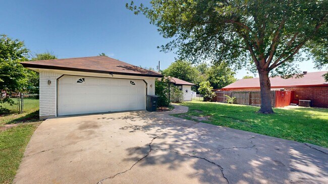 Photo - REMODELED 3 BEDROOM 2 BATH ALL TILE HOUSE!!!