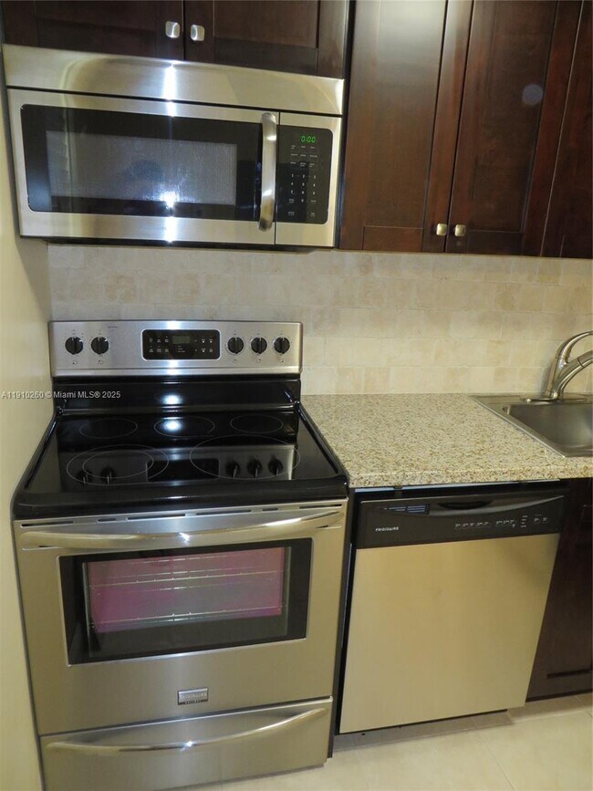 Photo - 220 SW 9th Ave Unidad 105