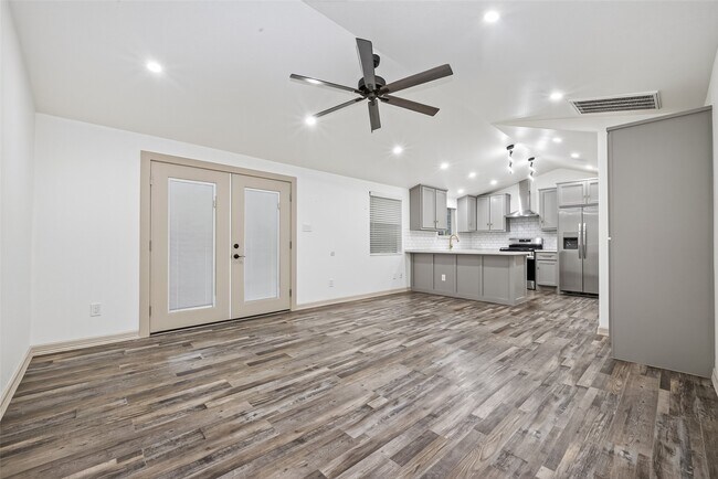 Photo - 5803 Greencraig Dr