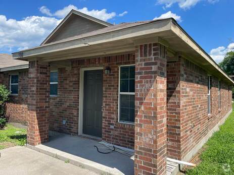 Building Photo - Charming, updated and bright duplex Rental