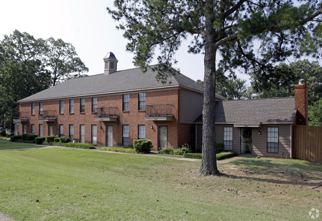 Fairfax Manor Townhouses - Fairfax Manor Townhouses