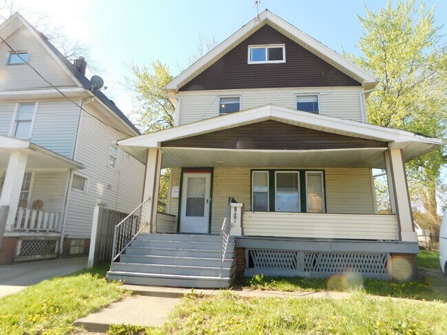 3 Bed 1 Bath Colonial - 3 Bed 1 Bath Colonial House