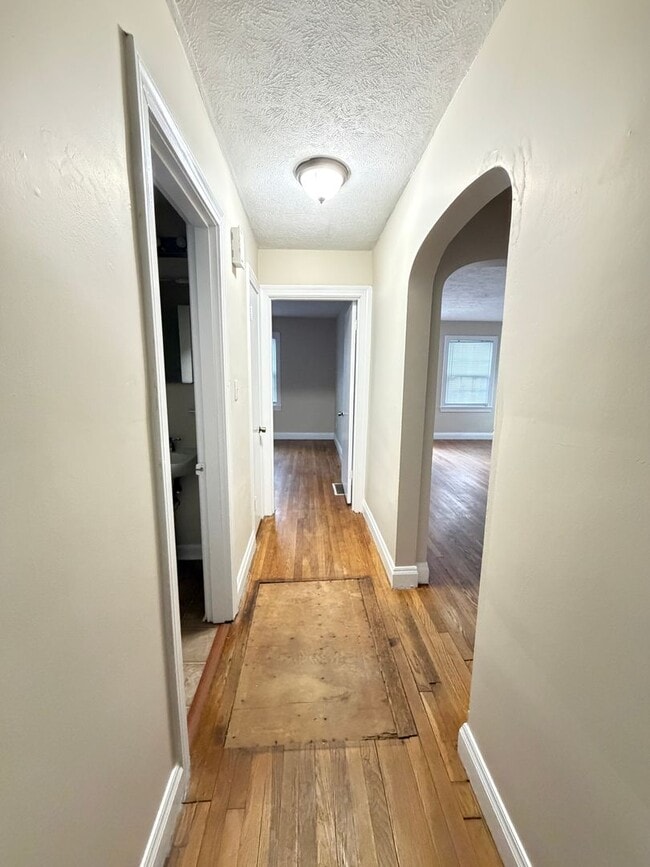 Photo - 825 Parkway Dr