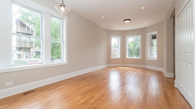 Photo - 1840 N St Louis Ave Unit 1