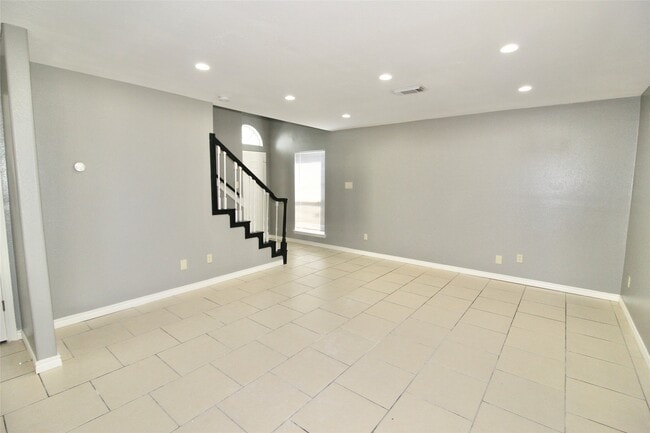 Photo - 7423 Edgecraft Dr