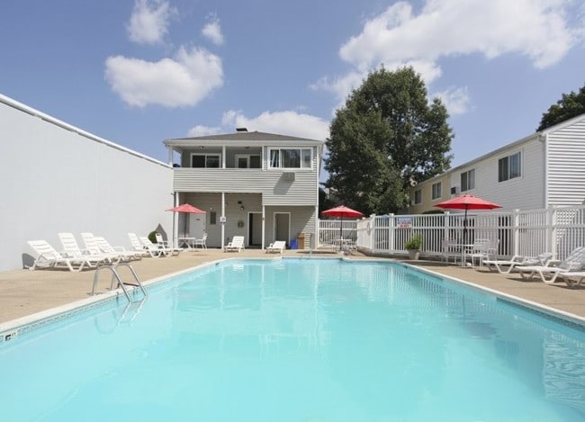 Photo - Shorewood Apartments