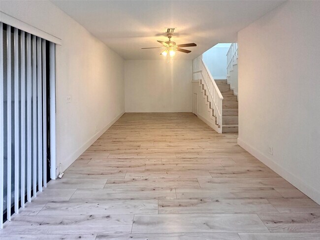 Photo - 2580 Coral Springs Dr