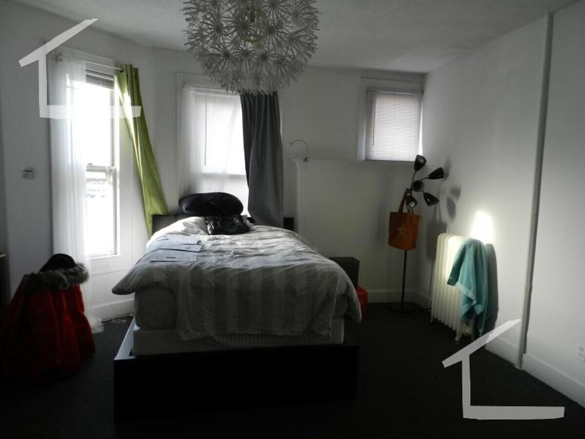 4 Bed 2 Bath available now - 4 Bed 2 Bath available now