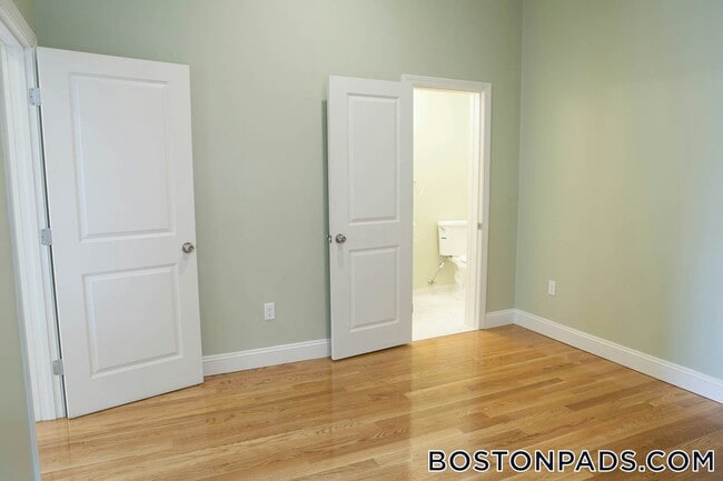 Photo - 409 Dudley St Unit 3