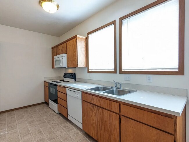 Photo - IveJ02 Unit 01