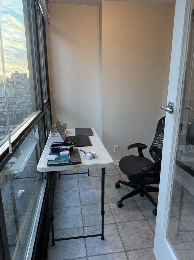 Photo - 1331 Alberni St