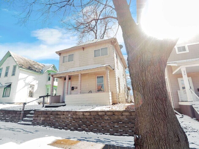 Photo - 3 Bed Lower Level Duplex Available Now Unidad 1